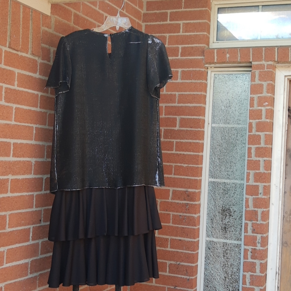 Dress - Picture 3 of 3